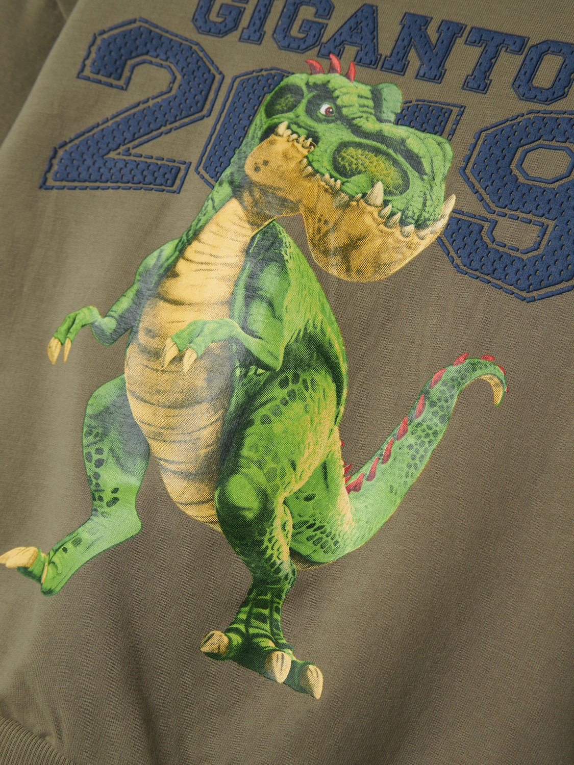 model_shot-front_full